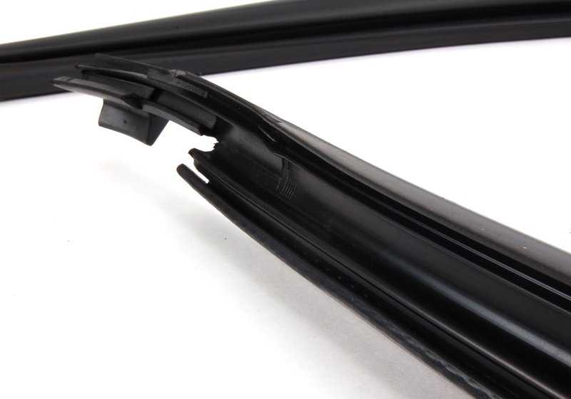 Right roof frame seal for BMW E53 (OEM 51717008976). Original BMW.