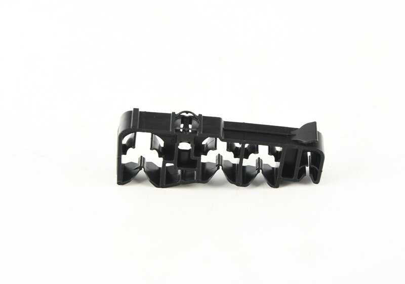 Clip fijación combustible OEM 16127359194 para BMW G20, G21, F90, G30, G31, G32, G11, G12, F91, F92, F93, G14, G15, G16, G05, G06, G07, Serie 2 G42. Original BMW.