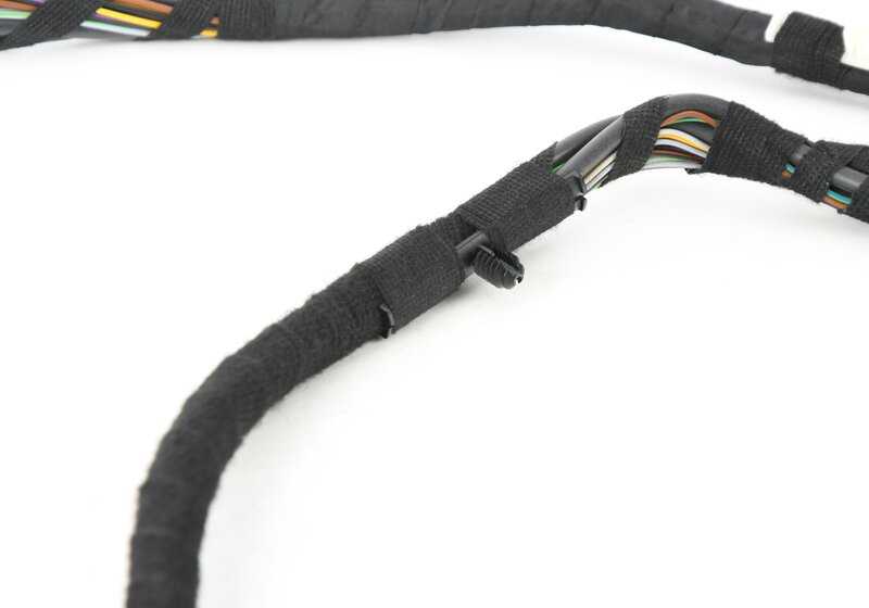 Cableado maletero (Kabelsatz Heckklappe) OEM 61126992427 para BMW F82 M4 CS. Compatible con modelos F82 M4 CS (3S71, 3S72, 3S73) 2017-2020. Original BMW.
