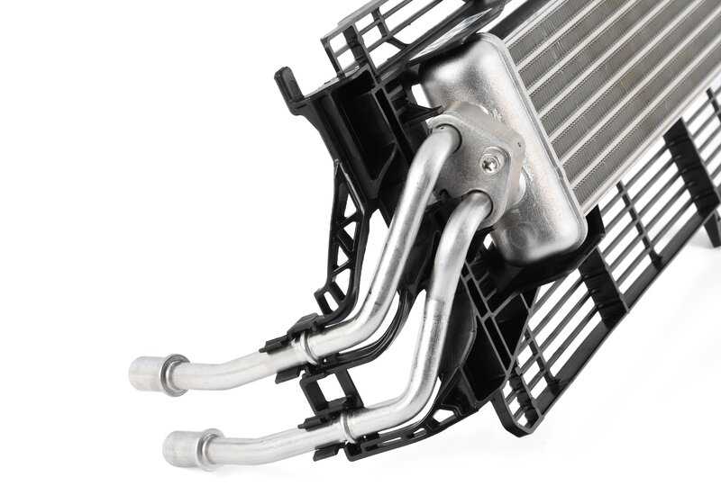 Refroidisseur d'huile de transmission pour BMW x3 F97, F97N, x4 F98, F98N (OEM 17118693360). BMW d'origine