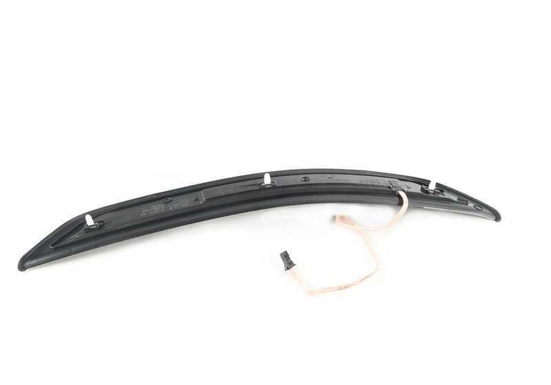 Rear right illuminated intake manifold cover for BMW 5 Series F90N (OEM 51478081396). Original BMW