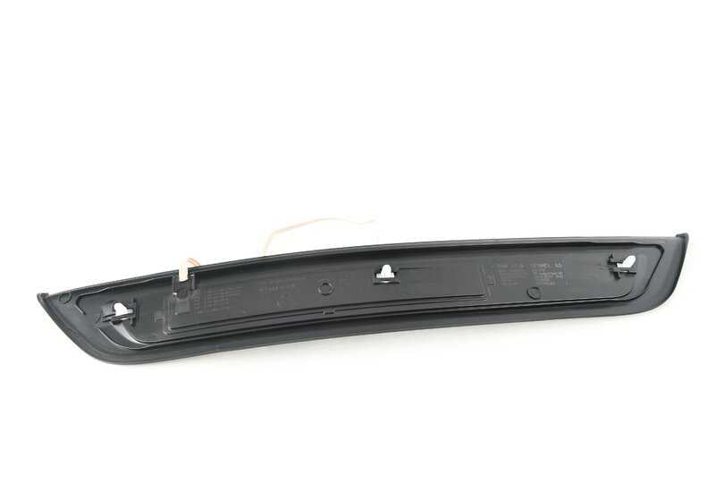 Rear right illuminated intake manifold cover for BMW 5 Series F90N (OEM 51478081396). Original BMW