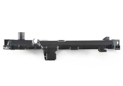 Cubierta plástica derecha OEM 17118666839 para BMW Serie 2 G42, Serie 3 G20/G21/G28, Serie 4 G22/G23/G26, Z4 G29. Pieza de sujeción del radiador. Original BMW.
