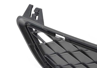 Rejilla cerrada izquierda OEM 51117210469 para BMW F25. Original BMW.