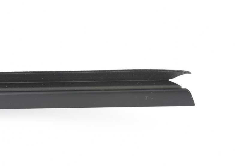 Moldura interior trasera derecha OEM 51228159822 para BMW E39. Original BMW.