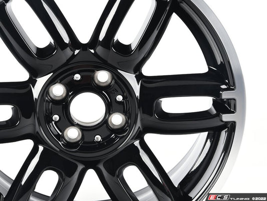 Cerchio in lega leggera 7Jx17 ET48 nero OEM 36116798721 per MINI R56, R56 LCI, Clubman R55, R55 LCI, Cabrio R57, R57 LCI, Coupé R58, Roadster R59... e altro ancora. MINI originale.