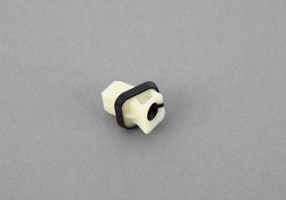 Dado inseribile per BMW 1 F40 Series, F52, F70, Serie 2 F44, F45, F46, G42, X1 F48, F49, U11, X2 F39, X3 F25, G45, X4 F26, X5 F15, F85, X6 F16, F86 e Mini F54, F56, F57, F60, R56 (OEM 51252753575). BMW originale