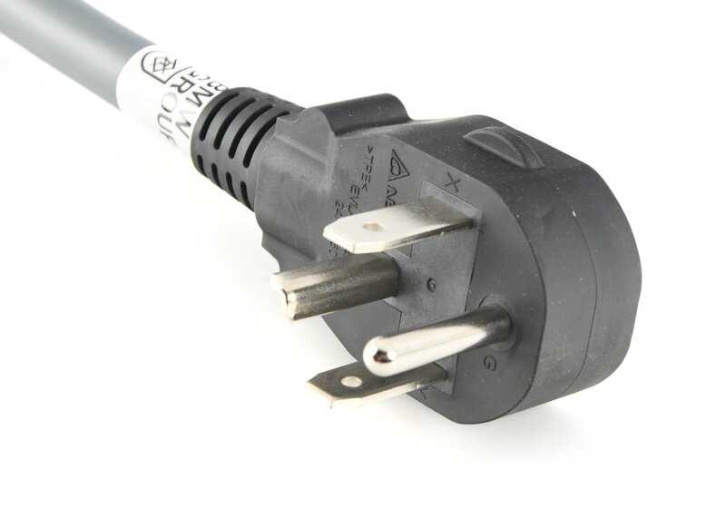Adattatore NEMA 14-30 24A per BMW 3 G20 Serie, G20N 5 G30N Serie 7 G12N, G70 I01N, I20 X3 G01, G01N X5 G05 (OEM 61905A13A60). BMW originale.
