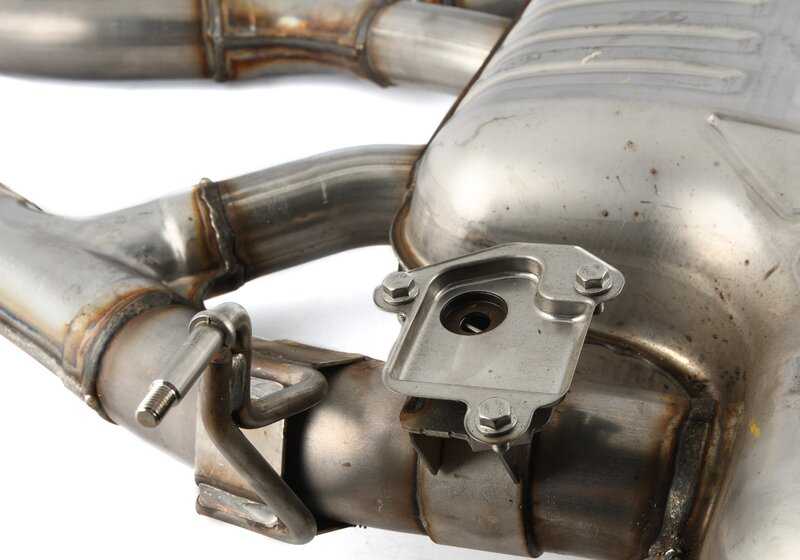 Rear silencer with exhaust valve for BMW F80, F82, F83 (OEM 18307854736). Original BMW