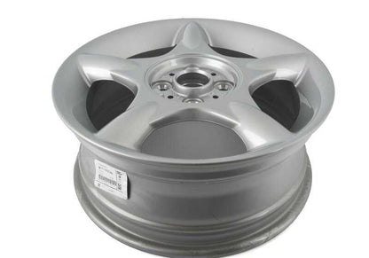 Llanta de aleación 16" 5 radios estrella OEM 36111512348 para MINI R50, R52, R53. Válida para modelos One, Cooper y Cooper S. Acabado en plata. Original MINI.