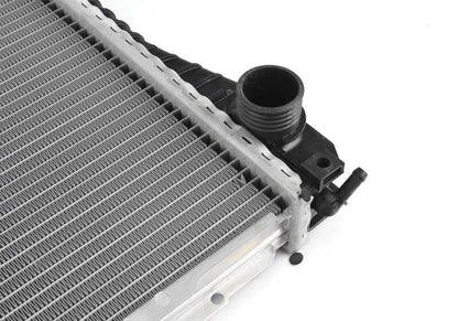 Radiatore del refrigerante per la BMW 5 E39 Serie, 7 E38 (OEM 1711246012). BMW originale.