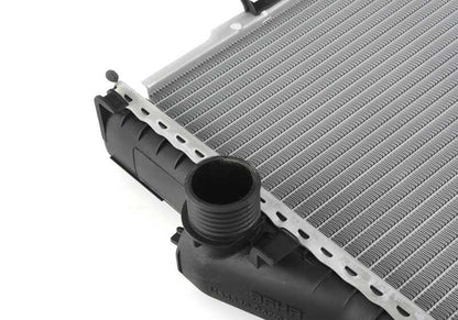 Radiatore del refrigerante per la BMW 5 E39 Serie, 7 E38 (OEM 1711246012). BMW originale.