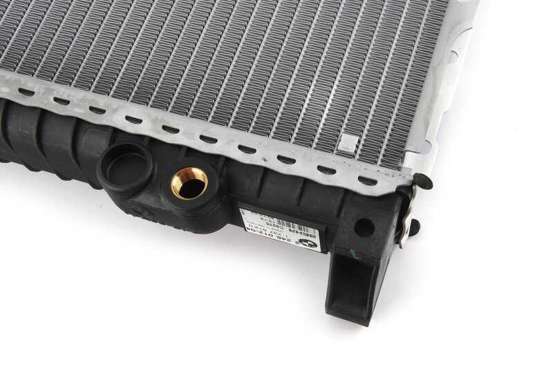 Radiatore del refrigerante per la BMW 5 E39 Serie, 7 E38 (OEM 1711246012). BMW originale.