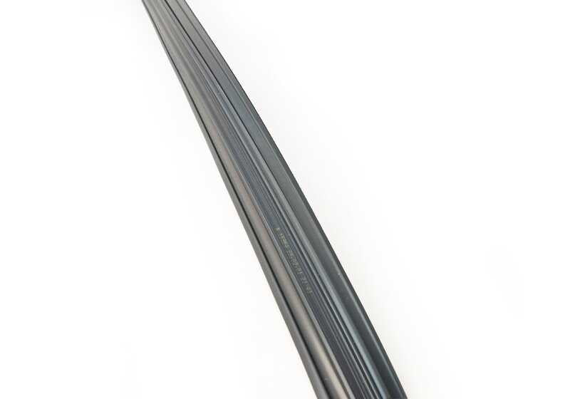 OEM 51348157179 Guida alla finestra posteriore sinistra per BMW E38. BMW di riserva originale.