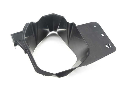 Conducto de aire para radiador derecho OEM 51748073526 para BMW F87. Original BMW.