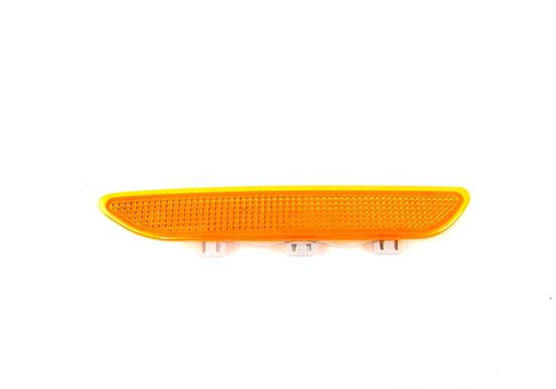 Reflector trasero izquierdo OEM 63146920689 para BMW E46. Pieza original BMW. Ideal para sustituir reflectores dañados o desgastados en la parte trasera del vehículo.