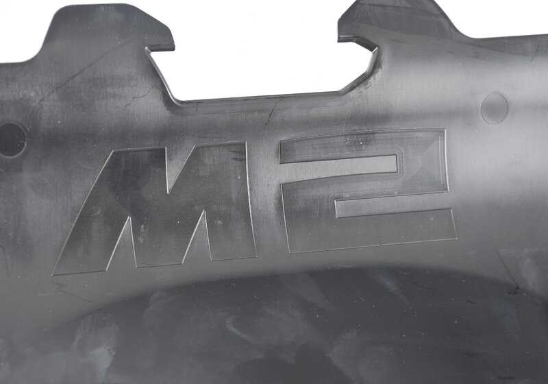 Guía de aire inferior OEM 51748073524 para BMW F87. Original BMW.