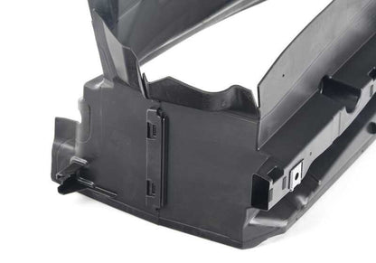 Conducto de aire para radiador de agua OEM 51748073523 para BMW F87. Original BMW.