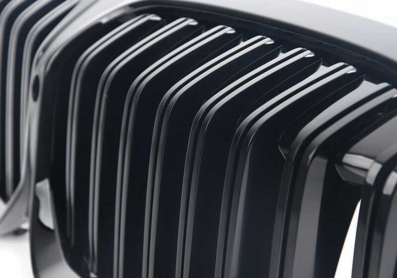 Parrilla delantera Shadow Line OEM 51115A1BFB0 para BMW G20 316d, 318d, 318i (todos los motores y versiones compatibles desde 07/2022). Acabado negro brillante, estilo deportivo. Original BMW.