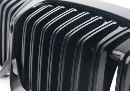 Parrilla delantera Shadow Line OEM 51115A1BFB0 para BMW G20 316d, 318d, 318i (todos los motores y versiones compatibles desde 07/2022). Acabado negro brillante, estilo deportivo. Original BMW.