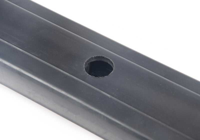 Moldura de goma delantera OEM 51111841070 para BMW E21. Pieza original BMW.