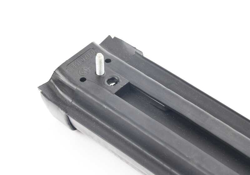 Moldura de goma delantera OEM 51111841070 para BMW E21. Pieza original BMW.