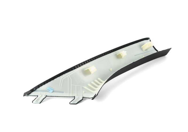 Embellecedor pilar A izquierdo OEM 51438072831 para BMW G02, F98. Original BMW.