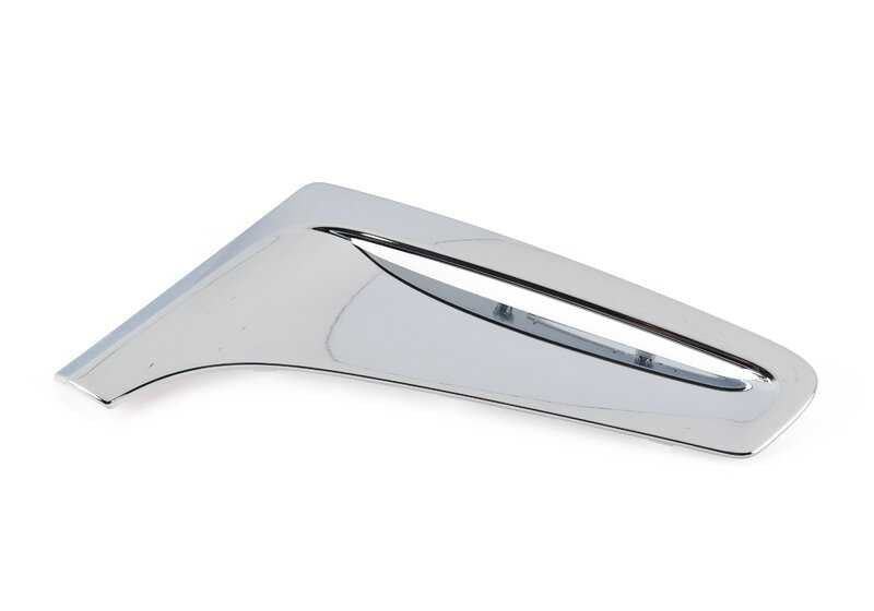 Tapa conducto de aire lateral izquierda OEM 51137347377 para BMW G11 y G12. Original BMW.
