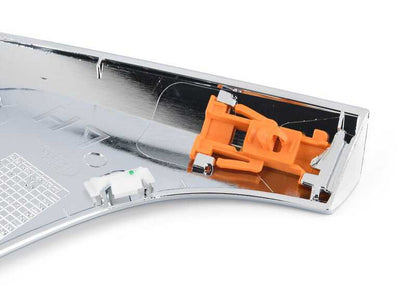 Tapa conducto de aire lateral izquierda OEM 51137347377 para BMW G11 y G12. Original BMW.