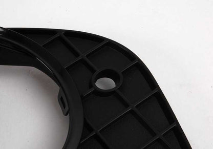 Rejilla lateral derecha OEM 51117147526 para BMW Serie 3 E46 (316Ci, 318Ci) en color negro. Original BMW.