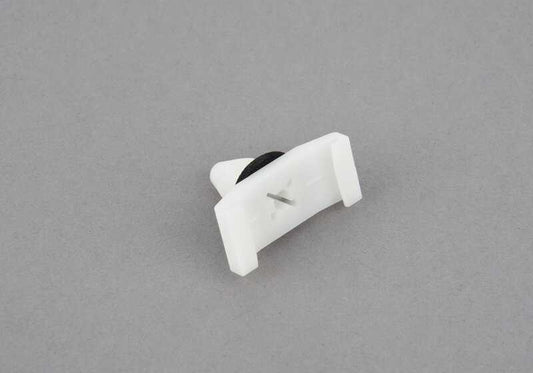 Einsteckbefestiger OEM 51357453313 para BMW F06, F12, F13. Original BMW.