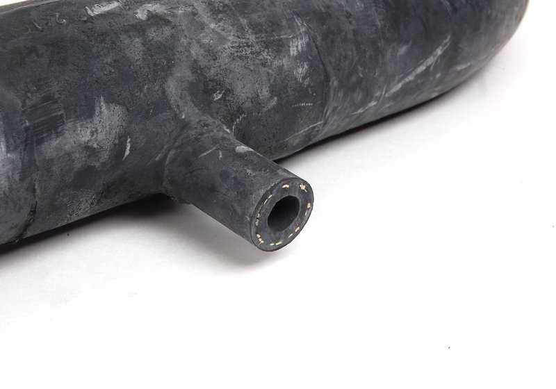 Tuyau de réfrigérant OEM 11531312241 pour la série BMW 5 E34. Il mène de l'eau du moteur au radiateur. BMW d'origine.