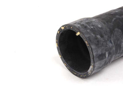 Tuyau de réfrigérant OEM 11531312241 pour la série BMW 5 E34. Il mène de l'eau du moteur au radiateur. BMW d'origine.