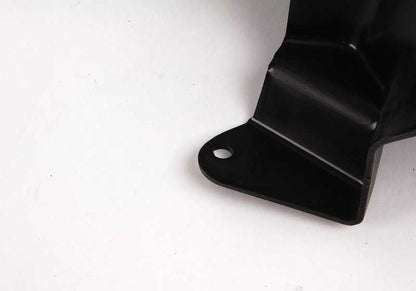 Extensión del cubre cárter derecho OEM 51717116912 para BMW E90, E91. Original BMW.