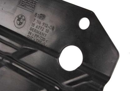 Extensión del cubre cárter derecho OEM 51717116912 para BMW E90, E91. Original BMW.