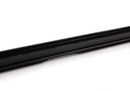 Cubierta exterior de puerta trasera derecha OEM 51357060250 para BMW E90, E91. Original BMW.