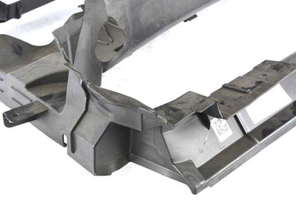 Guía de aire para radiador OEM 51747459157 para BMW G20. Original BMW.