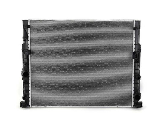Radiatore del refrigerante OEM 17118743663 per BMW G30, G32, G11, G12. BMW originale.