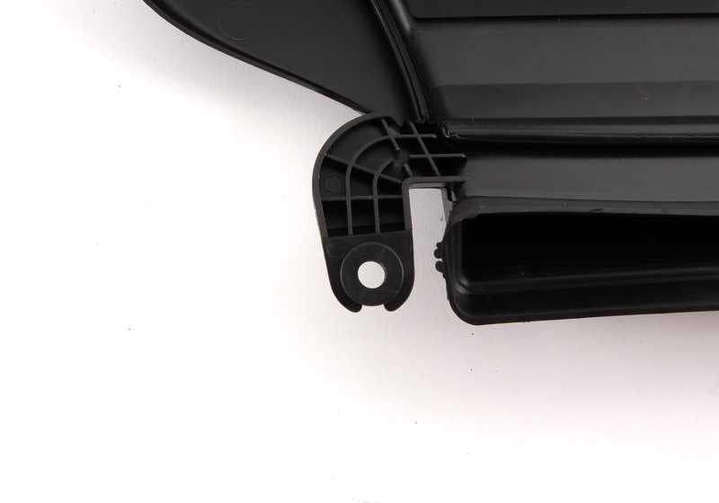 Conducto de admisión OEM 13717508711 para BMW E46. Pieza original BMW. Ideal si tu coche suena raro o pierde fuerza al acelerar. Compatible solo con modelos E46. Repuesto original garantizado.