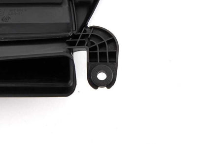 Conducto de admisión OEM 13717508711 para BMW E46. Pieza original BMW. Ideal si tu coche suena raro o pierde fuerza al acelerar. Compatible solo con modelos E46. Repuesto original garantizado.