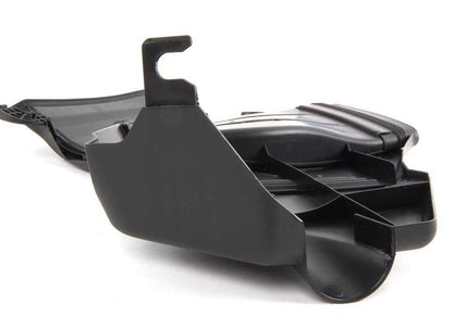 Conducto de admisión OEM 13717508711 para BMW E46. Pieza original BMW. Ideal si tu coche suena raro o pierde fuerza al acelerar. Compatible solo con modelos E46. Repuesto original garantizado.