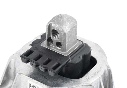Supporto motore a destra OEM 22118089822 per BMW F90, F91, F92, F93. BMW originale.