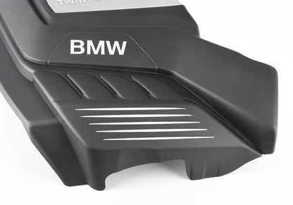Cubierta insonorizante del motor OEM 13717634293 para BMW F15 (X5 xDrive50i) y F16 (X6 xDrive50i). Pieza original BMW.