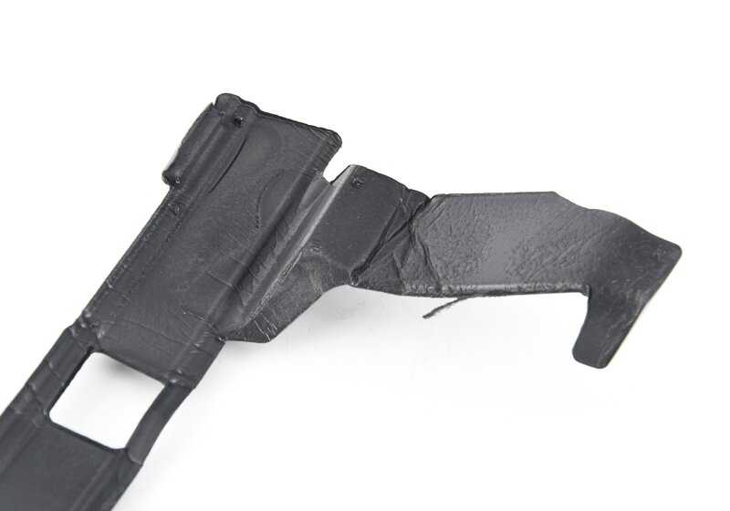 Junta de cerradura puerta trasera izquierda OEM 51357137003 para BMW X5 E70, E70N. Original BMW.