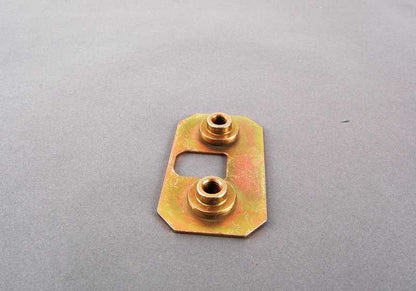 Placa roscada OEM 41358164026 para BMW E39, E38. Original BMW.