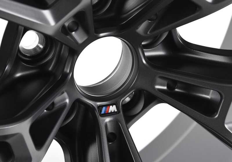 Piene in lega M Y-Speiche 963 per BMW G87, G80, G81, G82 (OEM 36108746990). BMW originale.