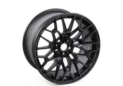 Llanta de aleación OEM 36108093840 diseño M Doble Radio 827 en negro mate para BMW G80 M3 CS, G82 M4 CSL y G82N M4 CS. Compatible con versiones xDrive y propulsión. Original BMW.