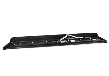 Embellecedor de entrada iluminado izquierdo OEM 51478051815 para BMW F13 y F13N. Original BMW.