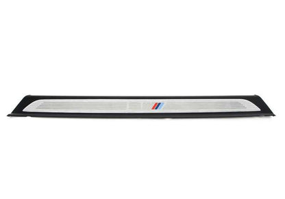 Embellecedor de entrada iluminado izquierdo OEM 51478051815 para BMW F13 y F13N. Original BMW.