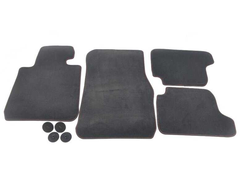 Juego de alfombrillas de terciopelo OEM 51478074063 color naranja para BMW F87N (Serie 2 Coupé M2). Original BMW.